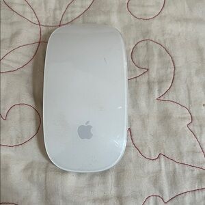 Apple Sleek White Magic Mouse
